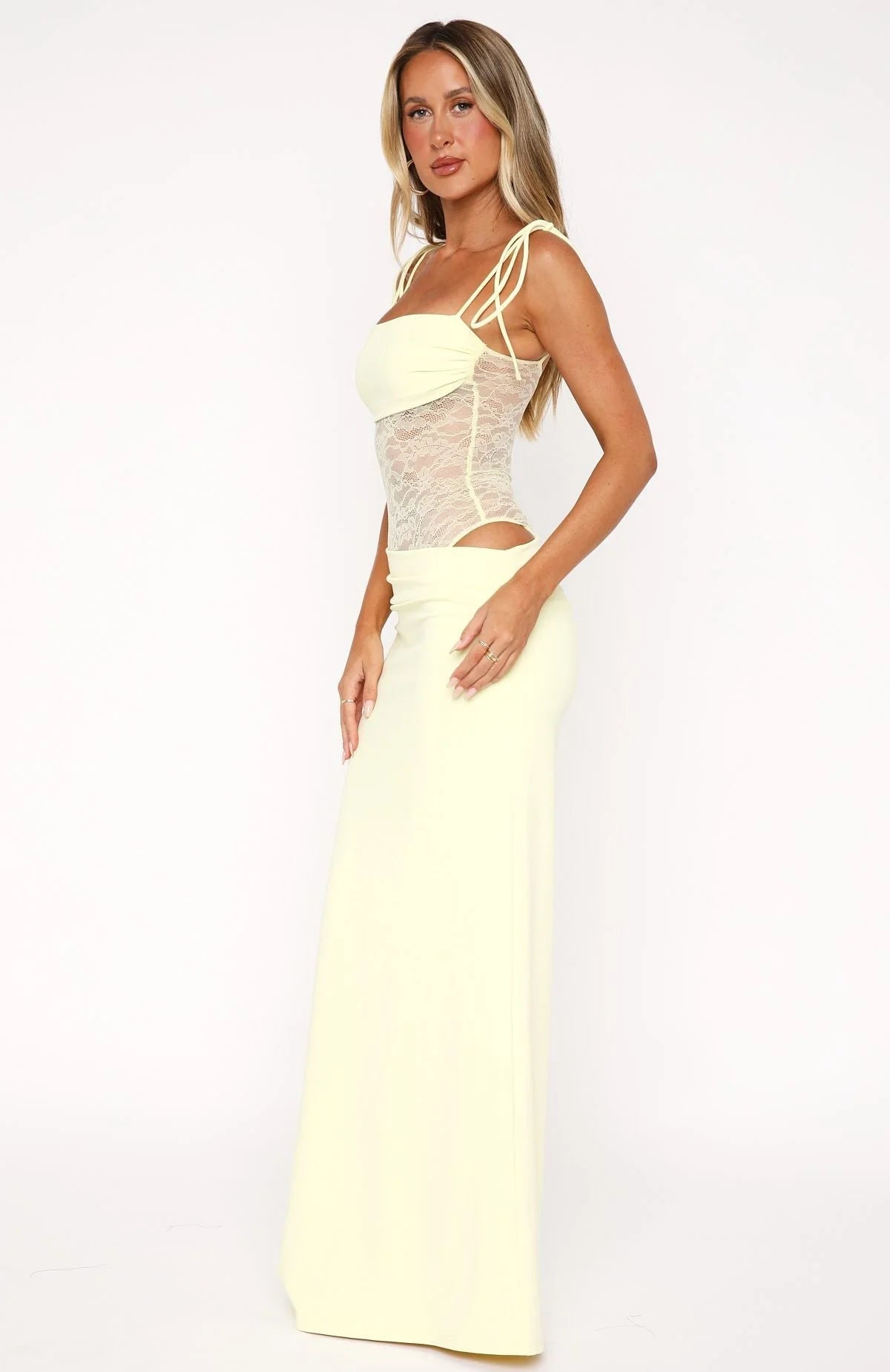 Jouvana - Robe longue en dentelle
